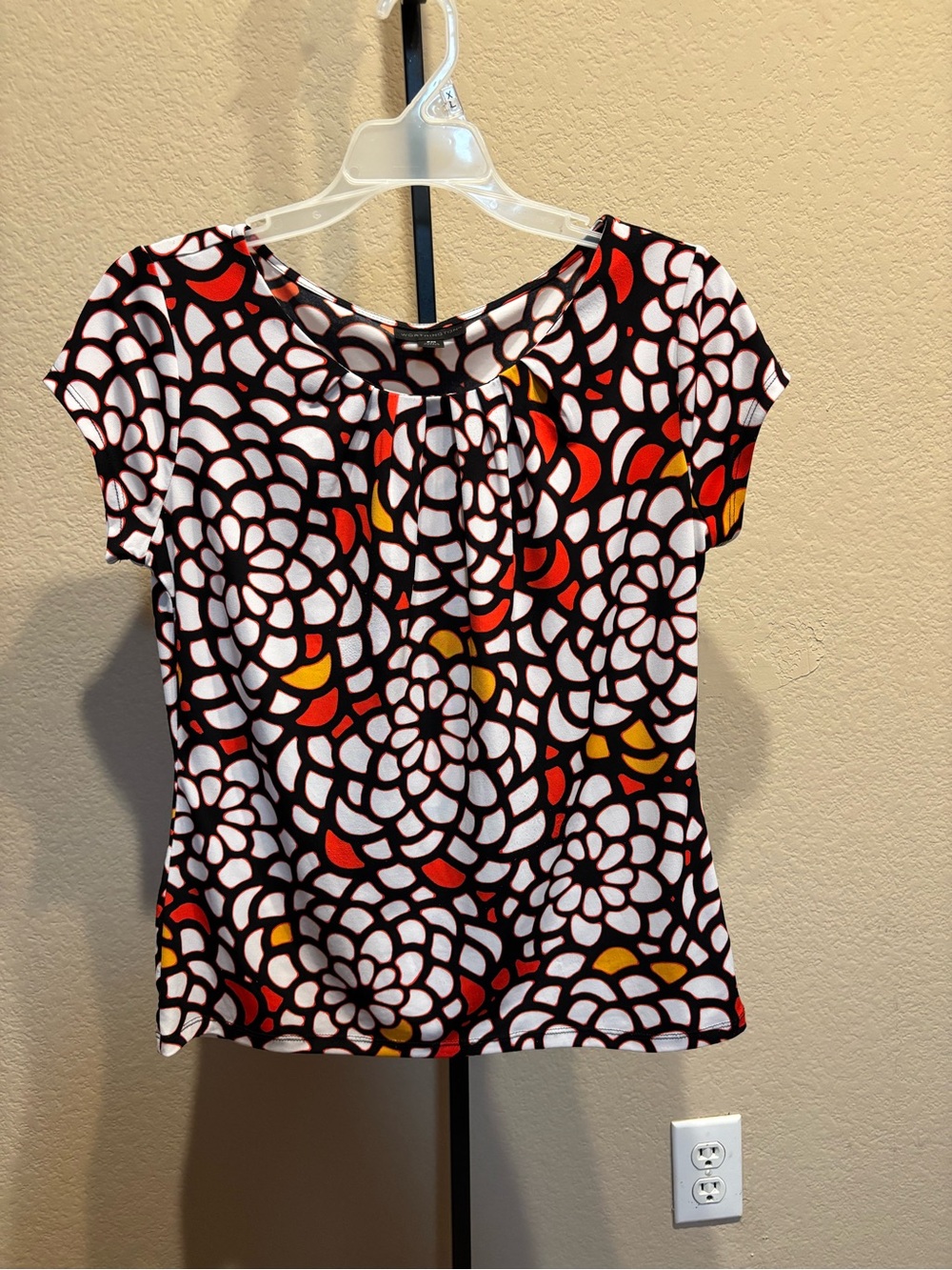 Worthington Black, White & Red Floral Mosaic Short-Sleeve Top